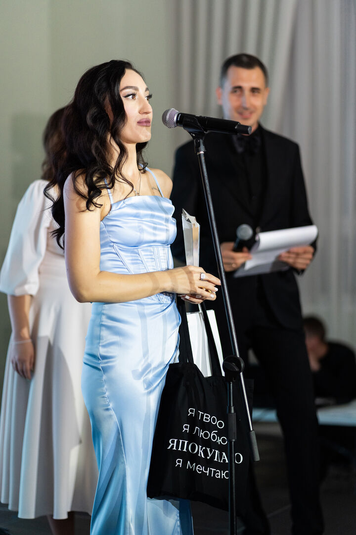 Shaxova Yuliana yalangoch