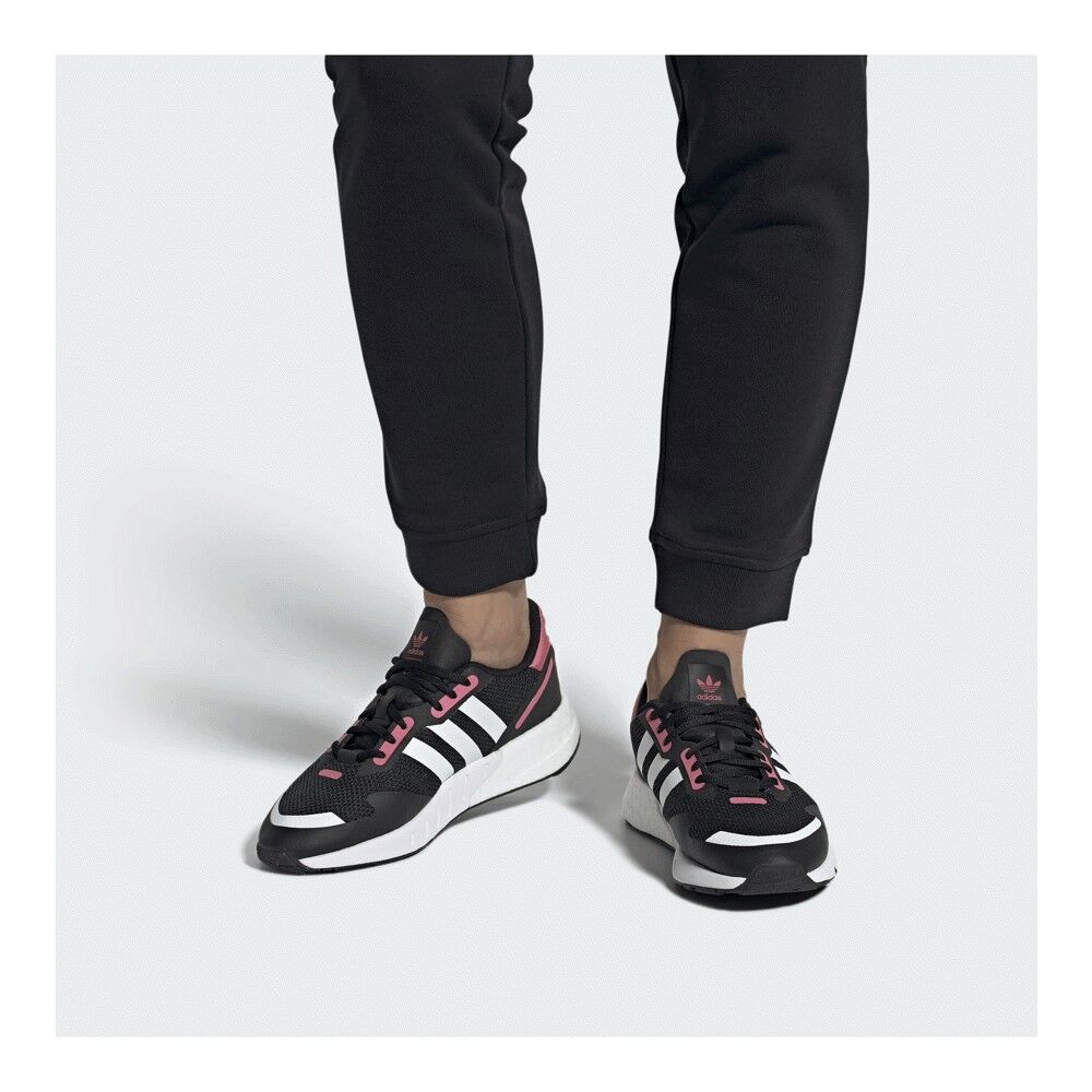 Кроссовки Adidas Originals Zapatillas, cblack/ftwwht/hazros AD111A1FQ-Q11 фото 1