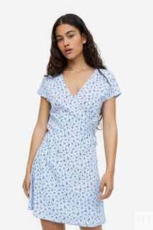 Креповое платье с запахом спереди H&M, голубой/цветочный