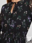 Шифоновое платье в цветочный принт с плиссировкой Zolla