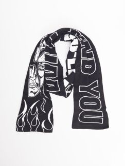 Вязаный трикотажный шарф с надписями zolla