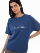 Блузка-футболка из неопрена с принтом-надписью Zolla