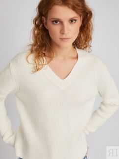 Пуловер фактурной вязки с треугольным вырезом zolla