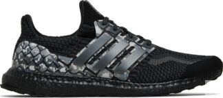 Кроссовки Adidas UltraBoost 5.0 DNA 'Black Python', черный