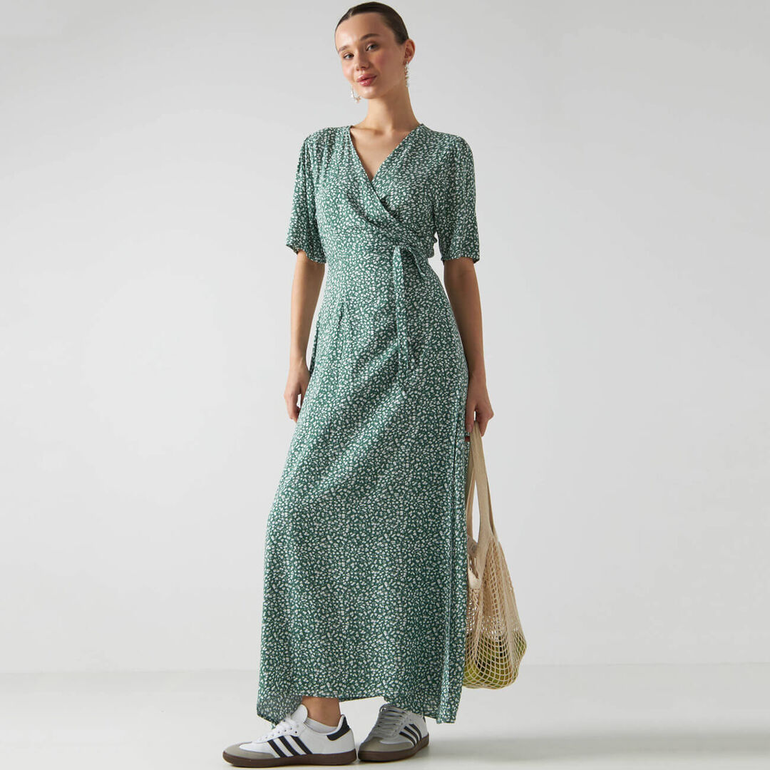 Платье женское, р. S, миди, с коротким рукавом, вискоза, зеленое, Цветы, Ma