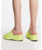 Светло-зеленые массивные шлепанцы на платформе Monki 7314308367653 | Lime green фото 4