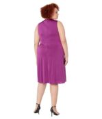 Платье London Times, Plus Size V-Neck Sleeveless Draped Midi Dress 9792001 | Grape фото 2