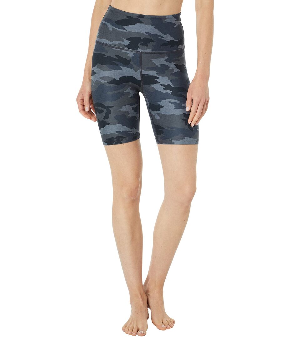 Шорты Beyond Yoga, Spacedye Printed High Waisted Biker Shorts 9489843 | Silver Mist Camo фото 1