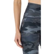 Шорты Beyond Yoga, Spacedye Printed High Waisted Biker Shorts 9489843 | Silver Mist Camo фото 3