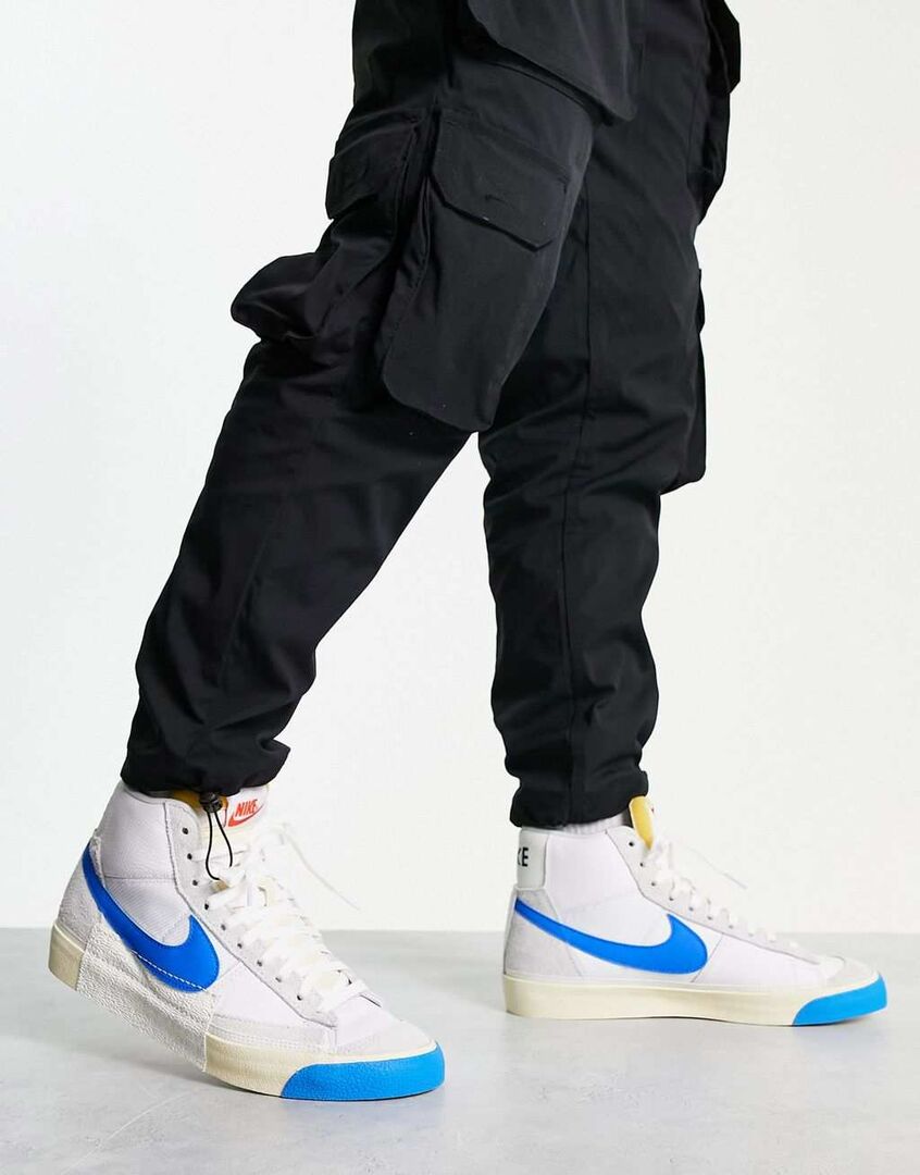 Бело-синие кроссовки Nike Blazer Mid '77